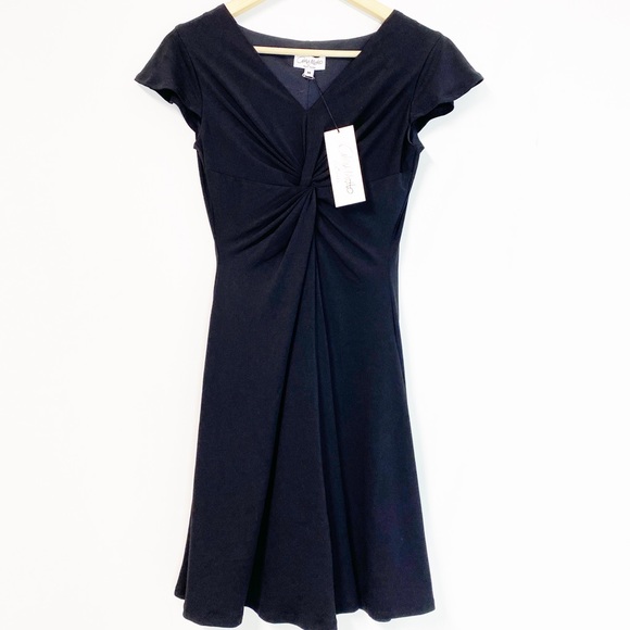 Amy Matto Dresses & Skirts - Amy Matto twisted front V-neck dress black M